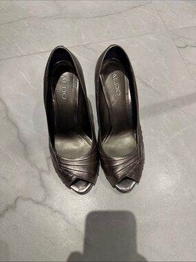 ALDO Metallic Gray Peep-Toe Heels with Pleated Overlay